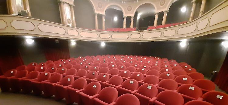 Addio al «Cinepanettone»: il primo Natale senza film