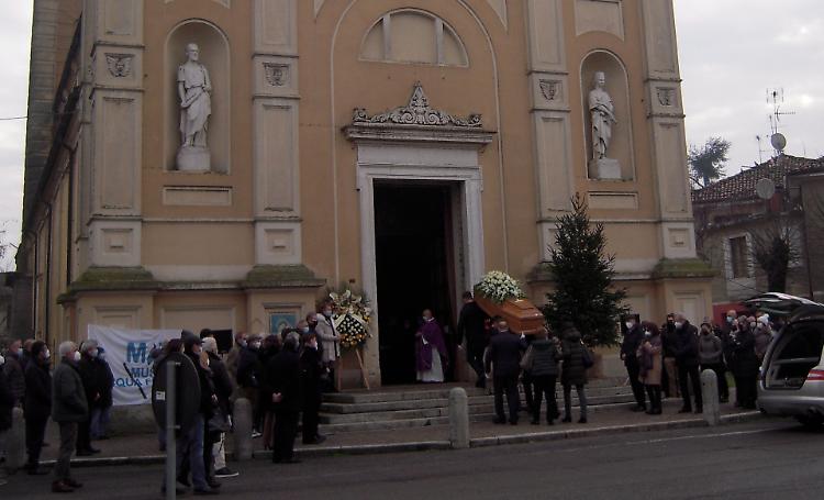 In tanti per l’addio all’ingegner Mazzini, il signore delle acque
