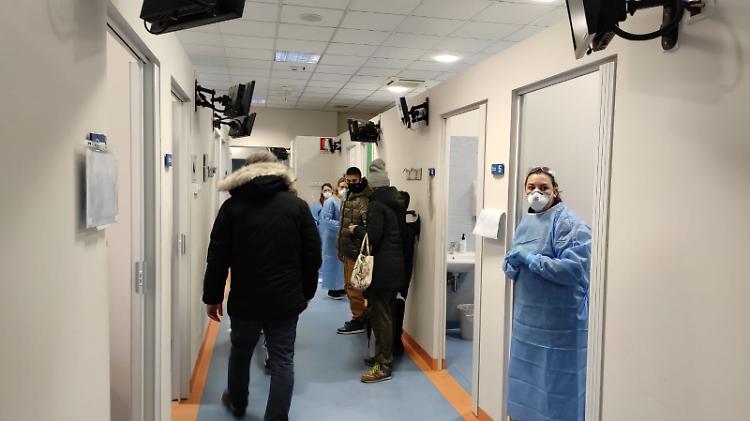 FOTO Boom dell'antinfluenzale spray, 300 bambini vaccinati in due ore a Crema