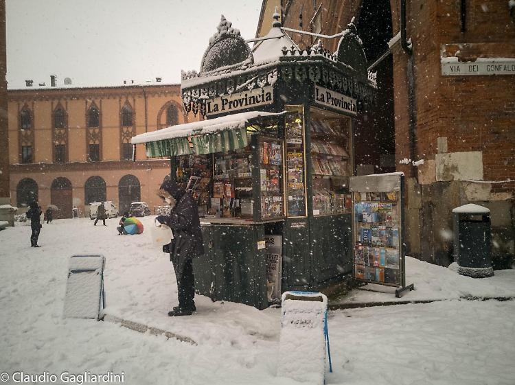 Neve e ghiaccio non fermano gli edicolanti