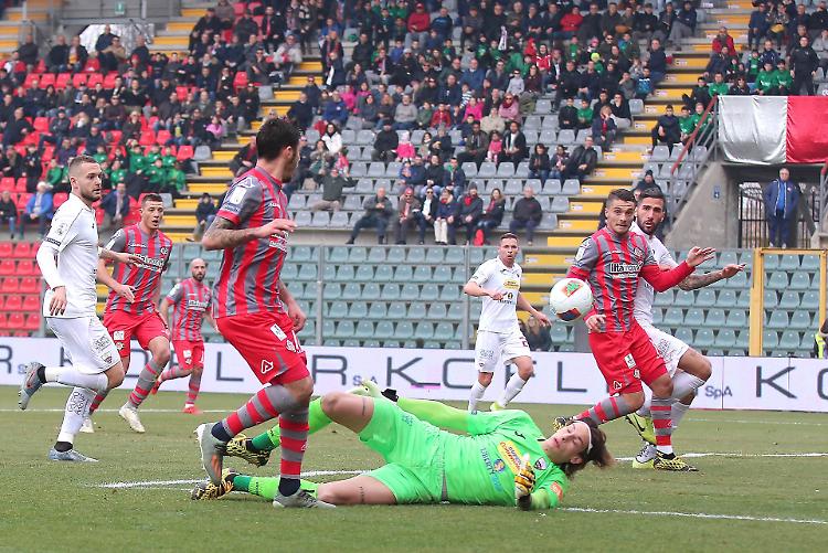 Cremonese, tra i pali arriva Carnesecchi