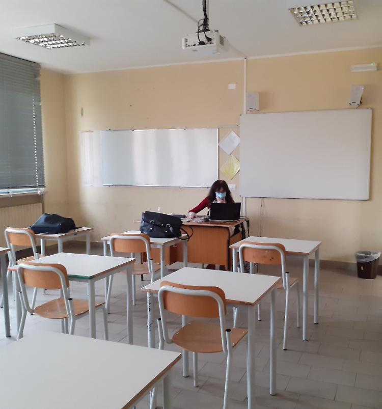 «I ragazzi tornino in aula, agiamo in fretta»