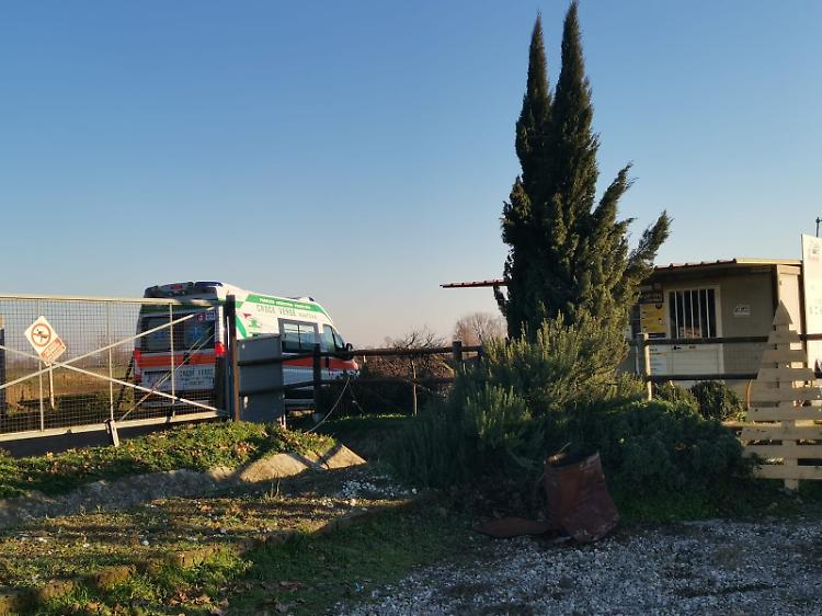 Tragedia sfiorata, 14enne cade dalla moto e resta ferita