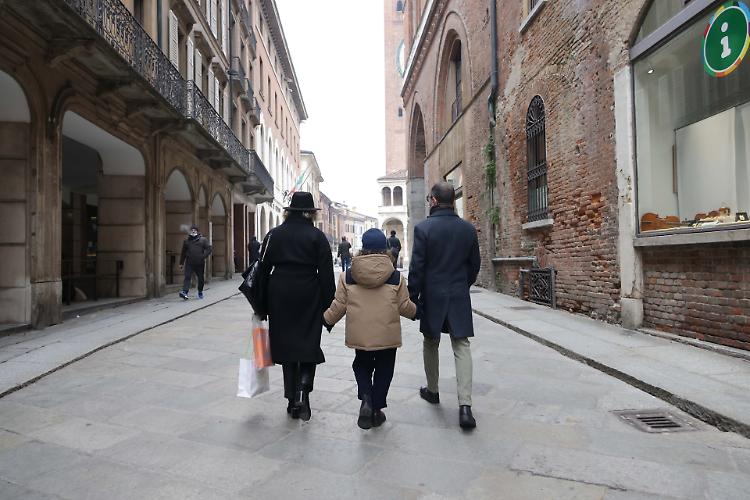 Cremona, le immagini del primo giorno di 'zona rossa'