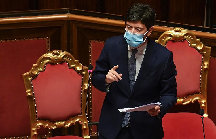 Covid, Speranza: 'La sfida è ancora dura, ma l'Rt sotto 1 è incoraggiante'