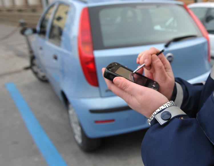 Multe "a tradimento", nei guai il vigile sceriffo