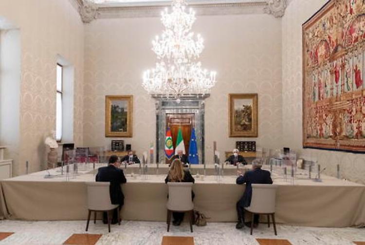 Secondo giorno di consultazioni. Europeisti: 'Noi per Conte'