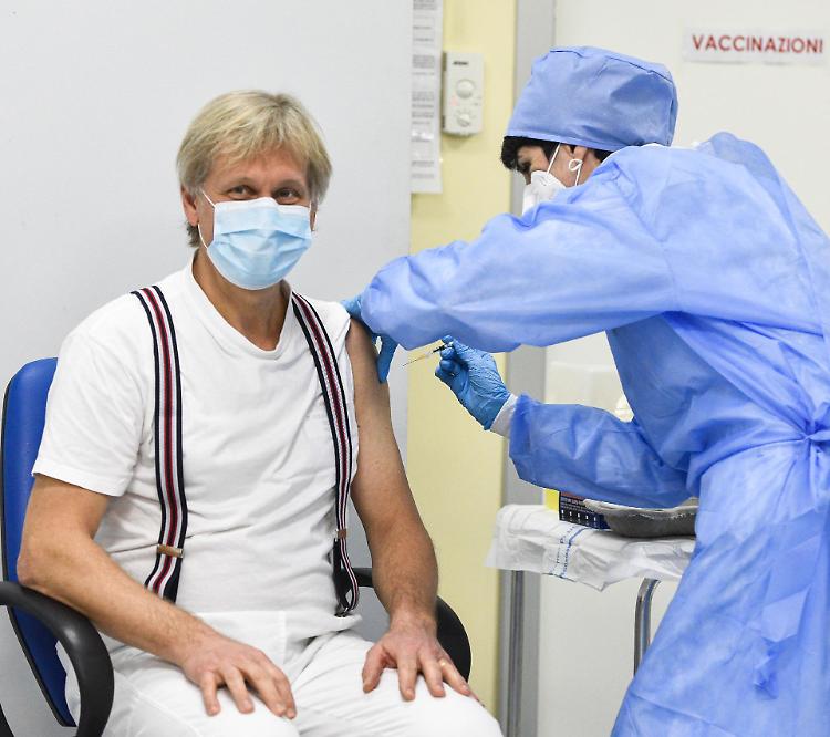 "Cremonesi tutti vaccinati entro il prossimo autunno"