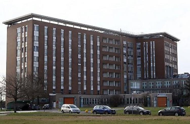 Farmaci letali ai malati Covid: il primario resta ai domiciliari