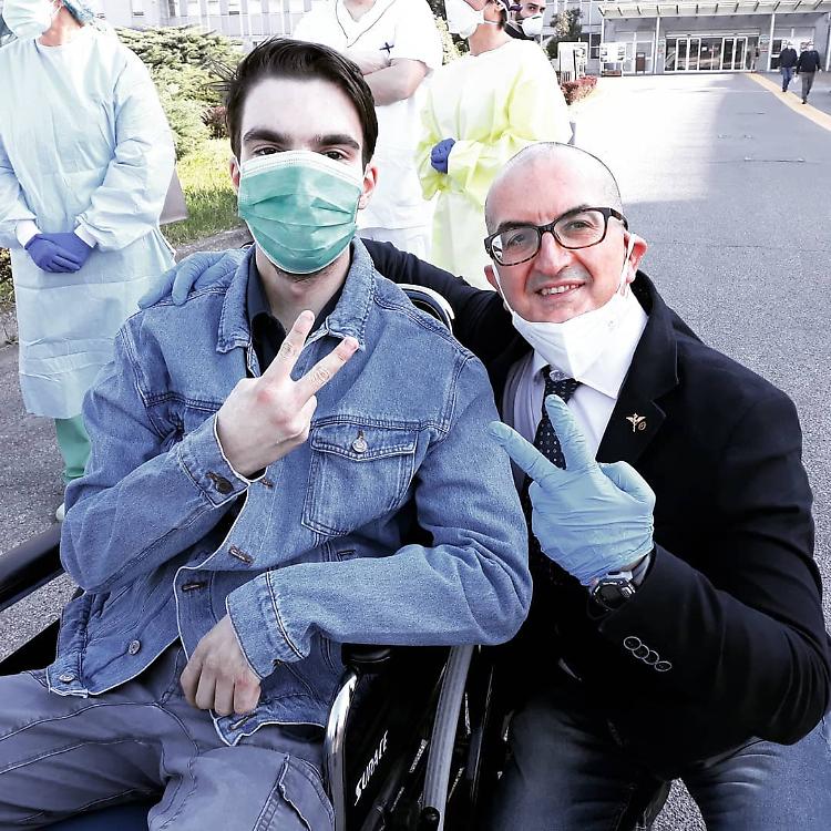 Mattia Guarnerì con il suo salvatore Massimo Cannavò