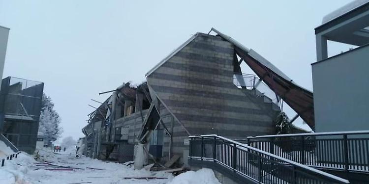 Maltempo: palaghiaccio di Vipiteno crolla sotto la neve