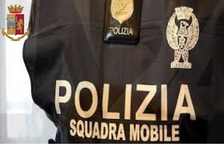 Ruba un Iphone 11 in tabaccheria, identificato e denunciato