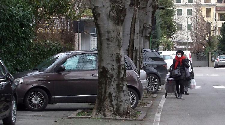 Parcheggi selvaggi, Crema Nuova insorge