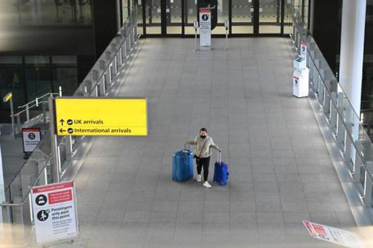 Covid: Gb, al via obbligo quarantena in hotel ad hoc
