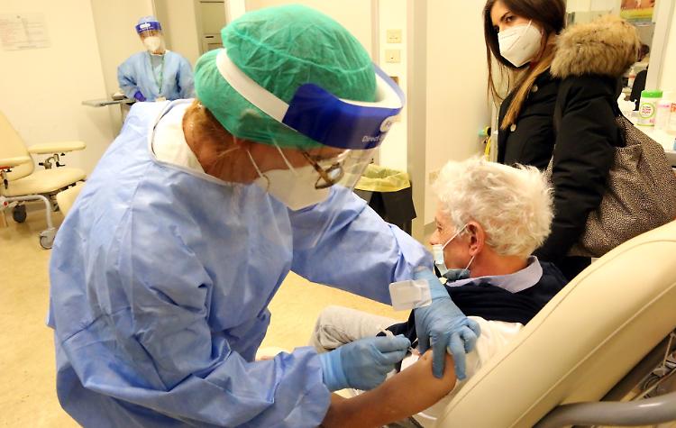Over 80, la prima giornata di vaccinazioni a Casalmaggiore
