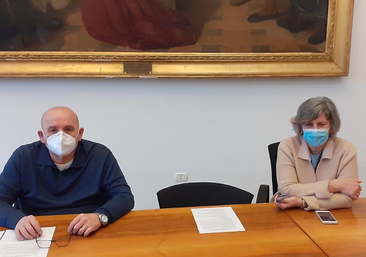 Forza Italia spara sul bilancio: «Servono soldi per  le strade»