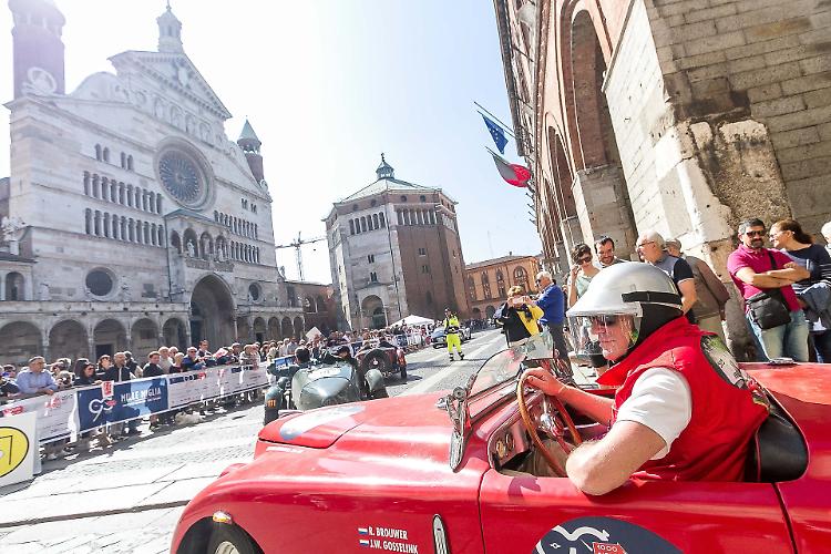 La 1000 Miglia torna a sfilare a Cremona
