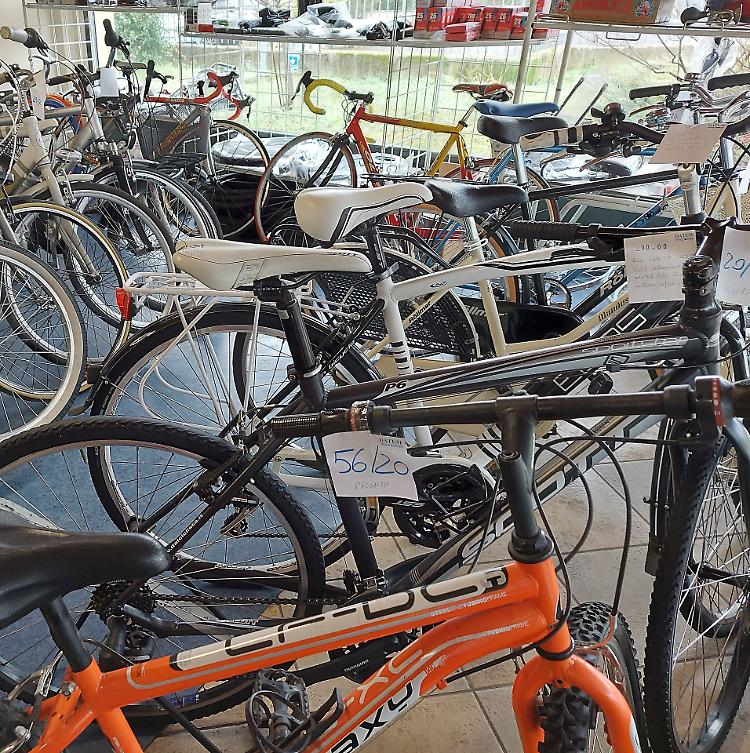 Bici in dono  e i disabili le aggiustano
