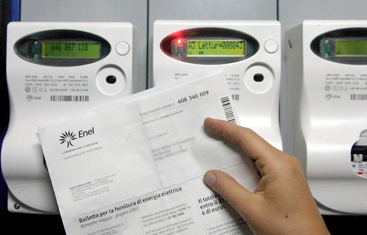 Falsi tecnici Enel per stipulare contratti energia, 2 denunce