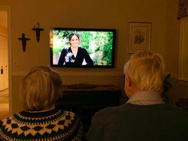 Suicidio, razzismo, fango: Meghan attacca i reali britannici in tv