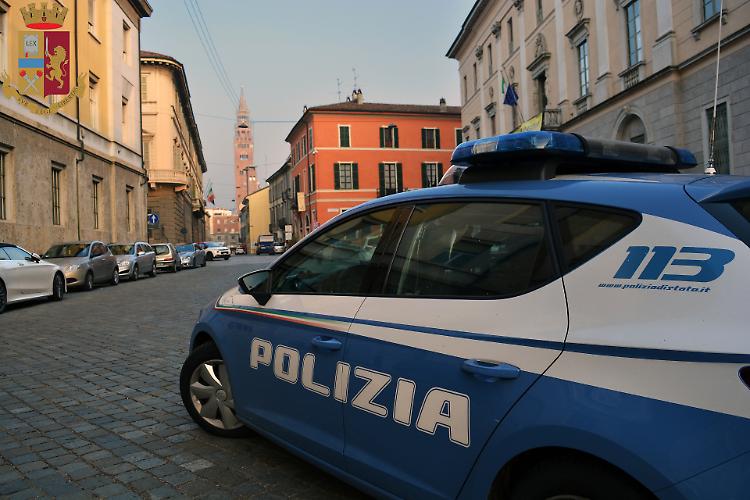 Stranieri irregolari, la polizia di Stato intensifica le espulsioni