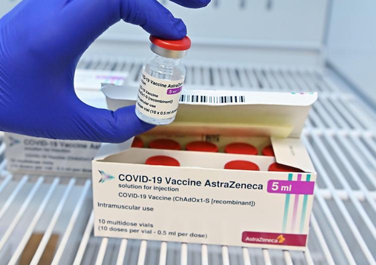 Muore per trombosi a 12 dalla vaccinazione con AstraZeneca