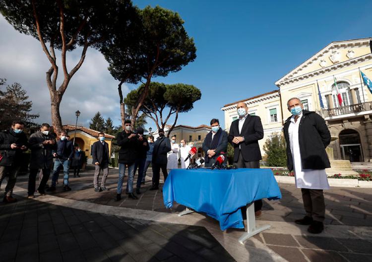 'Accordo con lo Spallanzani per sperimentare Sputnik'
