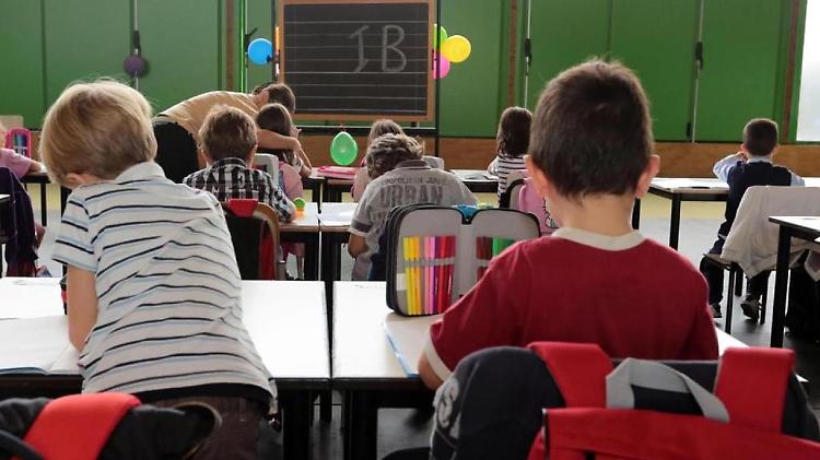 Riapertura delle scuole, Italia spaccata a metà