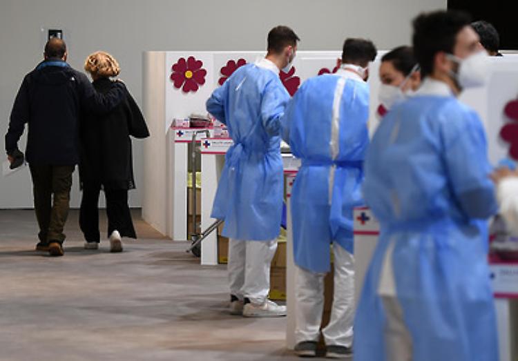 Oms: 'Vaccinazioni in Europa di una lentezza inaccettabile'