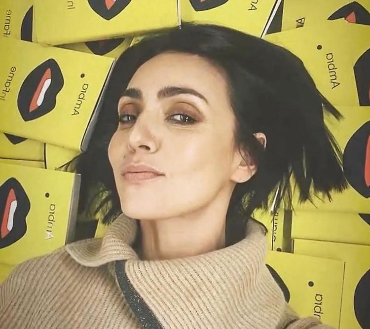 Ambra Angiolini presenta il suo libro agli studenti cremonesi