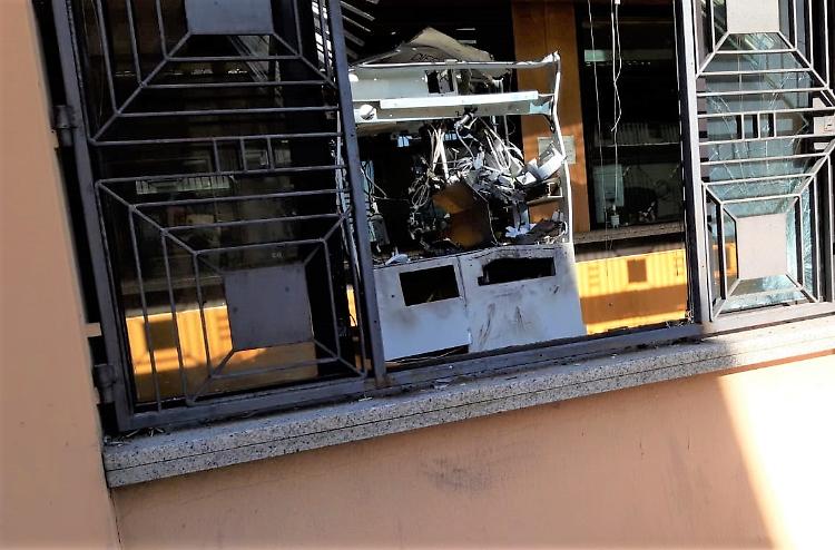 Fatto saltare il bancomat del Banco Popolare