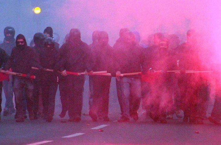 Guerriglia urbana: «Attacco  alla sicurezza della collettività»