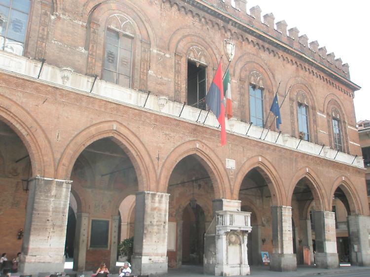 Bando per gli affitti e esenzione del plateatico