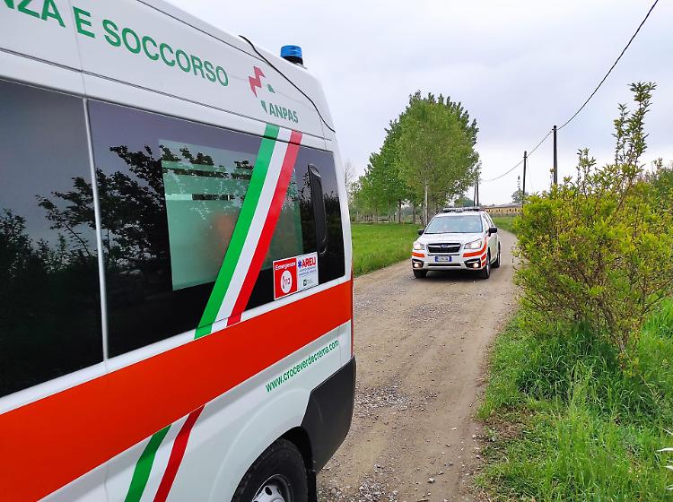 Incidente in bici, 31enne in ospedale