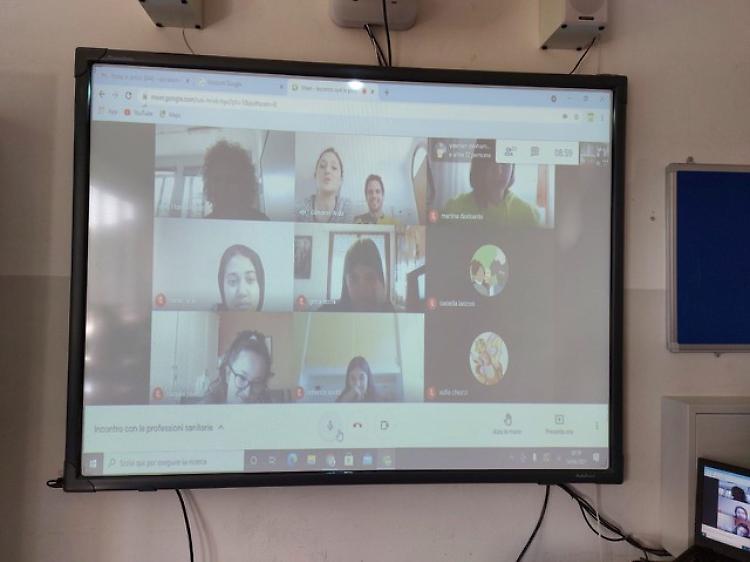 Infermieri a confronto con gli studenti dell'Anguissola