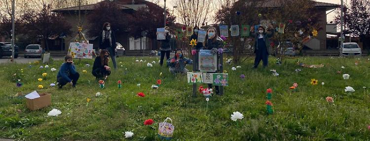 Ad Agnadello fiori di carta per sperare