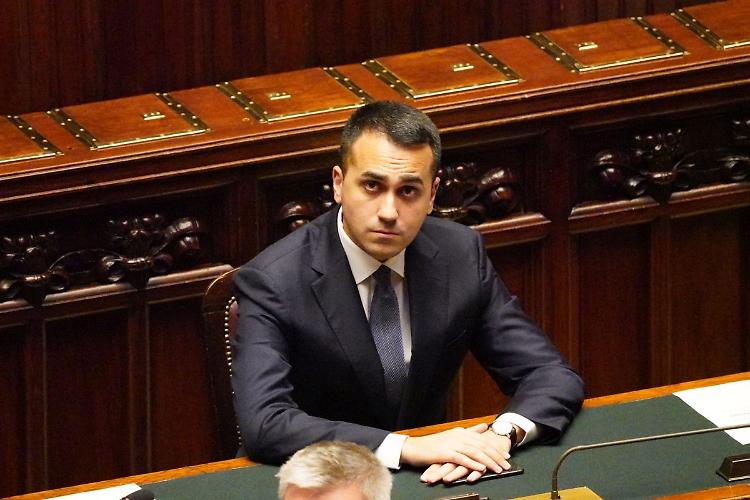 Di Maio "16 maggio data auspicabile per superare il coprifuoco alle 22"