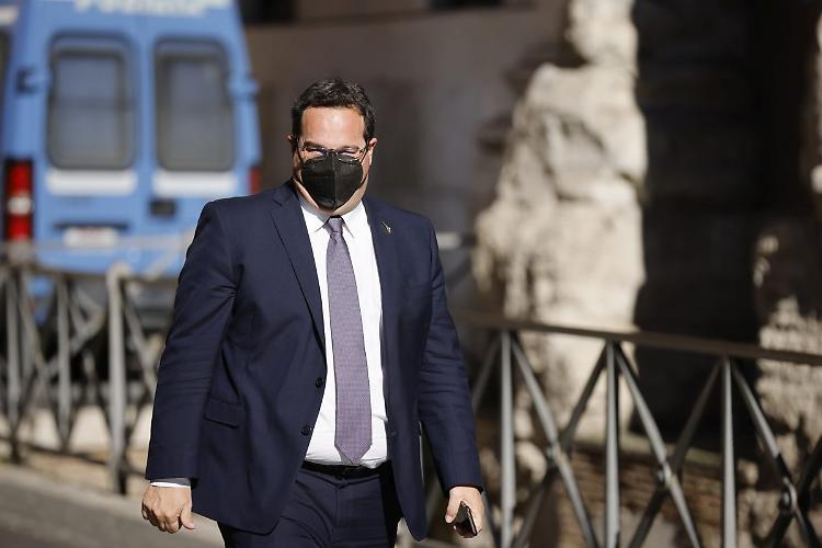 Durigon "Bloccare i licenziamenti solo per i settori più in crisi"