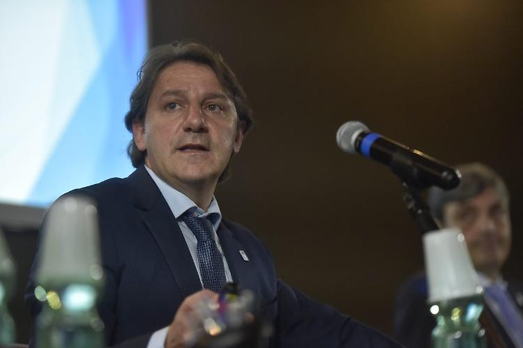 Inps "Segnali di ripresa, utile il blocco dei licenziamenti"