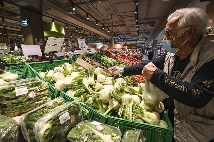 Per le famiglie italiane l'incertezza frena ancora la ripresa