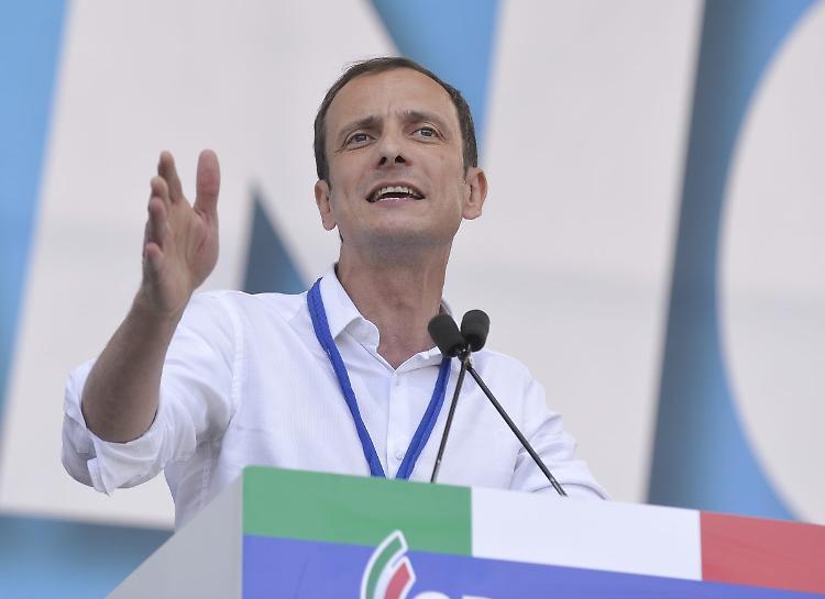 Vaccino, Fedriga "Le Regioni sono pronte per la terza dose"