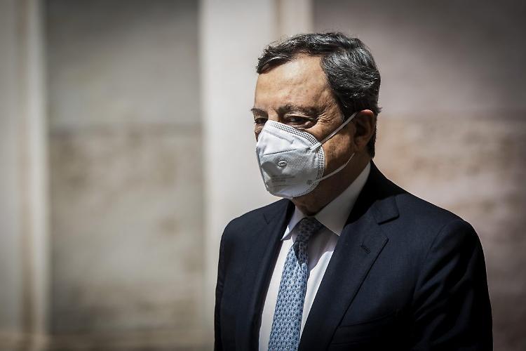 Draghi "Scuola in presenza è priorità, serve prudenza ma anche fiducia"