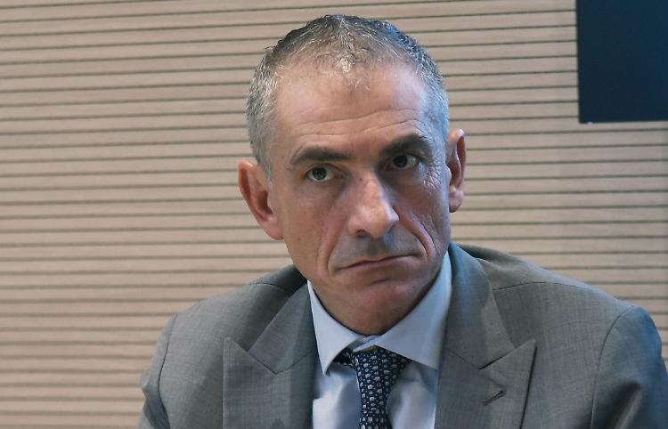 Costa "Il sistema dei colori non ha più senso, resti solo zona rossa"