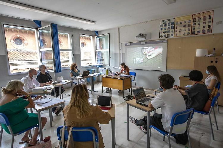 Tornano le prove scritte all'esame di maturità