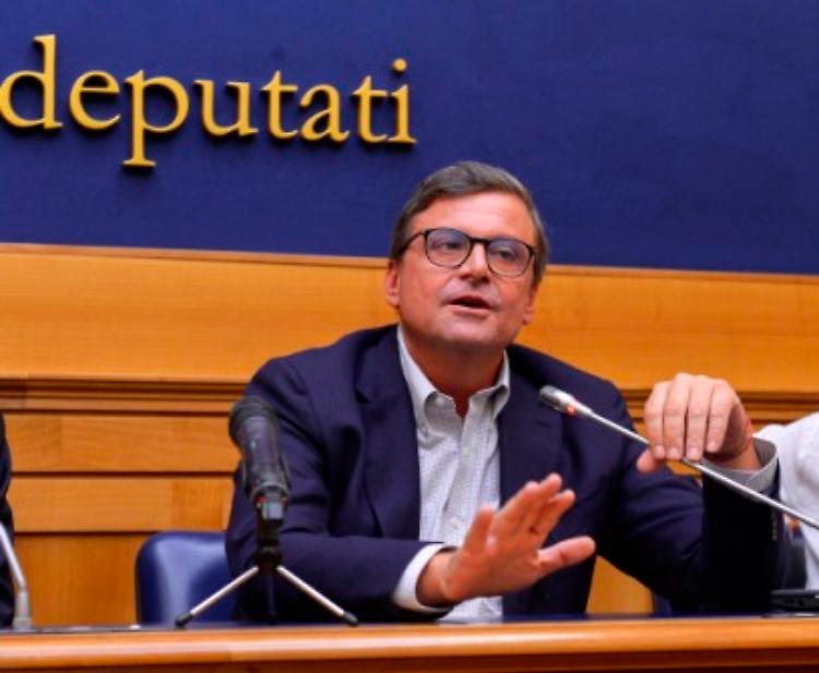 Elezioni, Calenda "Con Pd patto credibile. Non aggiungerne altri"