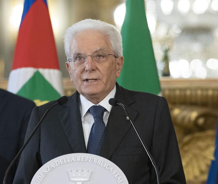 Ucraina, Mattarella "La Russia riporta indietro l'orologio della storia"
