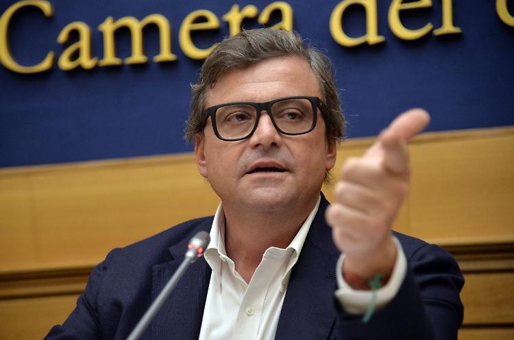 Salario minimo, Calenda: «Bene l'apertura al dialogo del Governo»