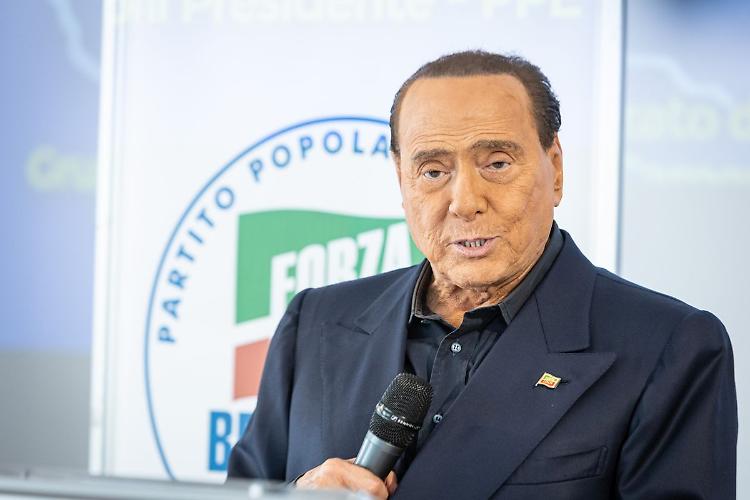 Berlusconi "La manovra è solo il primo passo, ora riforme strutturali"