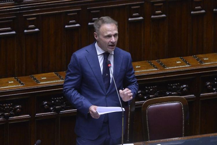 Siccità, Lollobrigida "Programmare interventi strategici"
