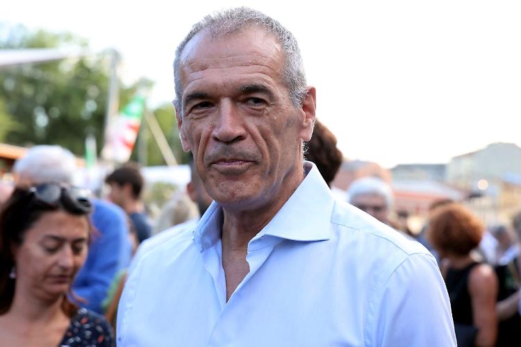 Pd, Cottarelli "Mi dimetterò da senatore, stimo Schlein ma differenze"